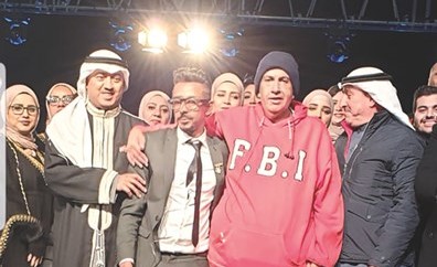 المخرج جوهر الجويهل مع د.راشد النويشير وفيصل السعد بعد الانتهاء من تصوير حلقات البرنامج