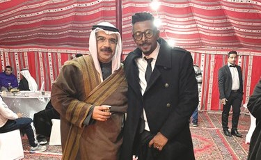 المايسترو د.راشد النويشير مع المطرب القدير محمد المسباح في لوكيشن التصوير