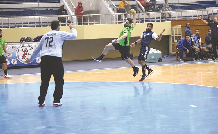 محاولة عبدالعزيز المطوع لاعب العربي