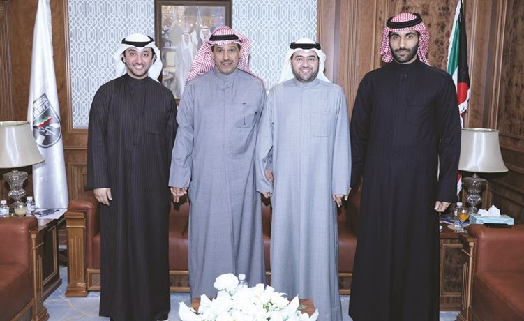 الشيخ صباح العلي الجابر مع الشيخ م. حمود المبارك ود.حمود فليطح ود.صقر الملا