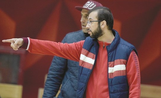 عبدالرحمن الأنصاري متفقدا سير العمل بالصالة
