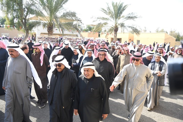 جمع من الحضور لبوا دعوة الشيخ علي الجابر الى عزايز