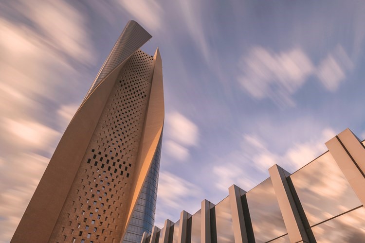«برج الحمراء للأعمال» يُكرَّم في جوائز العقارات الدولية 2019 ـ 2020