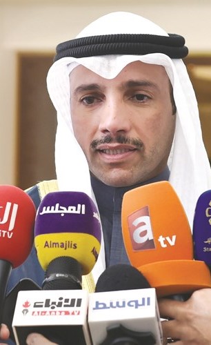 رئيس مجلس الأمة مرزوق الغانم متحدثا للصحافيين