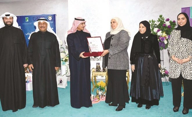 تكريم مدربة تعليم الطبخ مريم المنيع