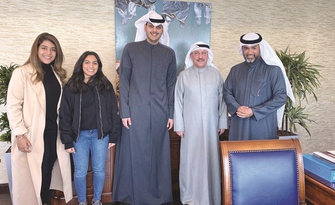 النائب عمر الطبطبائي ود.حبيب أبل ووفد رابطة جامعة الخليج