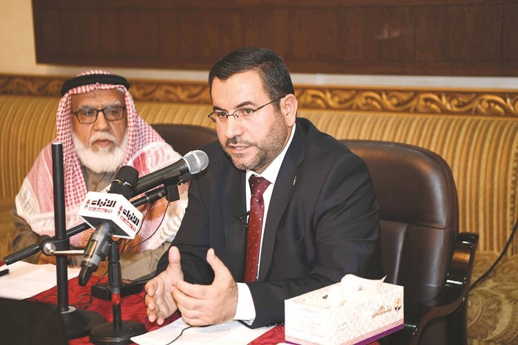 د.مثنى نادر متحدثا خلال الندوة	(محمد هاشم)