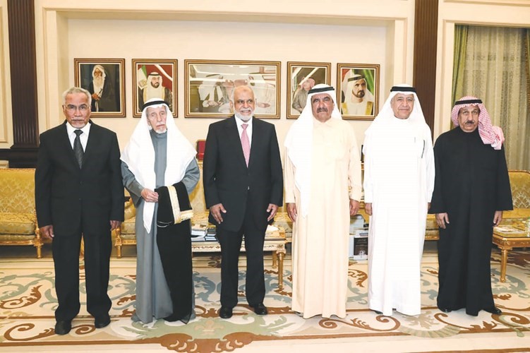الشيخ حمدان بن راشد آل مكتوم مستقبلا د.محمد الجارالله وعدد من أعضاء المنظمة الإسلامية للعلوم الطبية