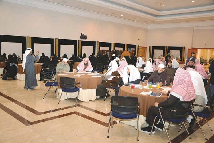 جانب من تدريب المحكمين والمحكمات بمسابقة الكويت الكبرى لحفظ القرآن الكريم الـ23