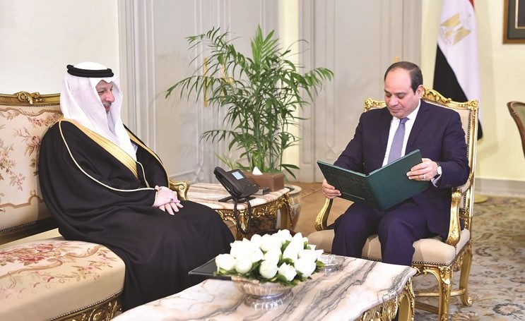 الرئيس عبدالفتاح السيسي مستقبلا وزير الدولة السعودي لشؤون الدول الأفريقية أحمد عبدالعزيز القطان