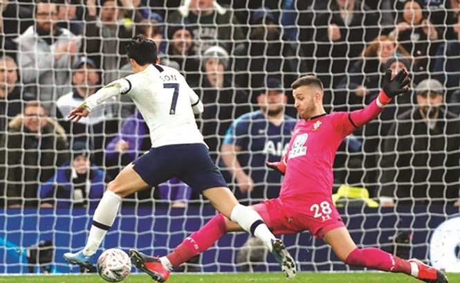 إيفرتون وبرايتون يواجهان كريستال بالاس وواتفورد غداً