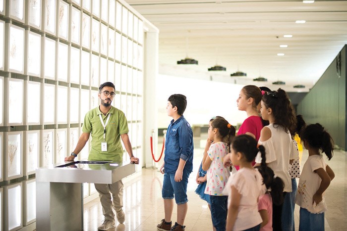  طلاب المدارس يزورون الحديقة