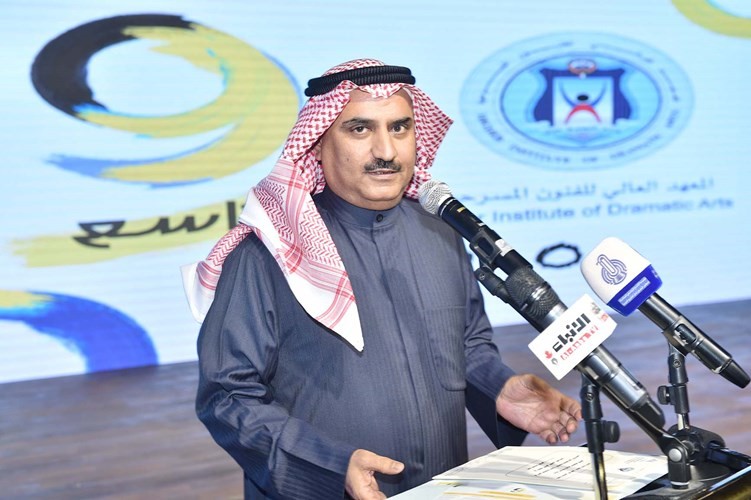 وزير التربية ووزير التعليم العالي د.سعود الحربي أثناء إلقاء كلمته الارتجالية