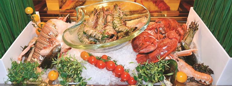 أطباق متنوعة في الحمراء