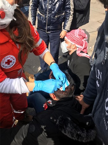 بالفيديو..إصابات بين متظاهرين لبنانيين يرفضون منح البرلمان الثقة للحكومة