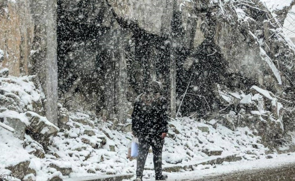 بالفيديو..للمرة الأولى منذ 12 عاماً..الثلوج تغطي العاصمة العراقية بغداد