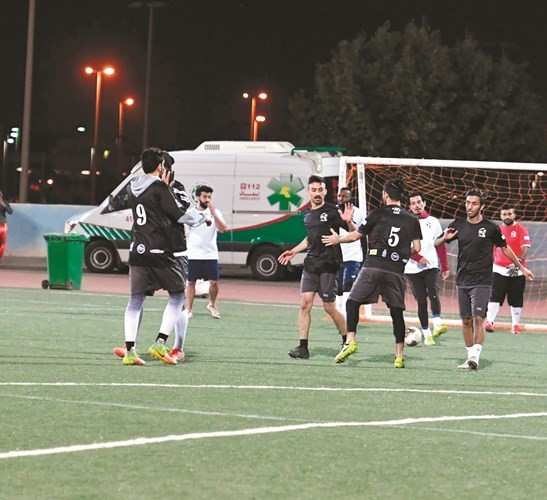 فرحة تسجيل الهدف الأول