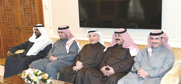 الشيخ أحمد المنصور وأنس الصالح والمستشار محمد أبو الحسن وخالد الجارالله والشيخ خالد العبدالله