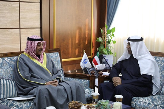 سمو الشيخ صباح الخالد خلال اجتماعه مع رئيس "نزاهة" عبد الرحمن النمش 