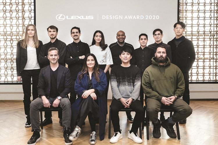 صورة جماعية للمتأهلين لنهائيات جائزة لكزس للتصميم