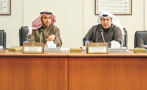 الحميدي السبيعي ومحمد الدلال خلال الاجتماع