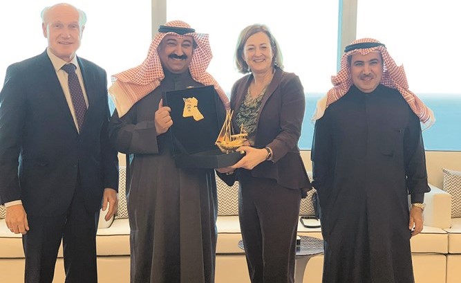 السفير وليد الخبيزي خلال اللقاء مع بوكا براندت