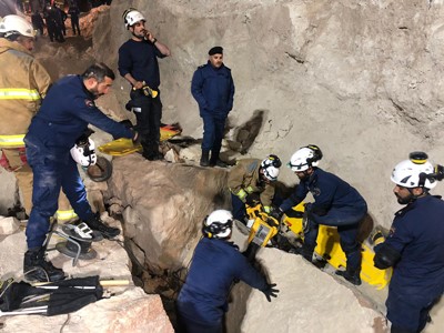6 وفيات و3 إصابات الحصيلة النهائية لحادث انهيار الجدار الرملي في "المطلاع السكنية"