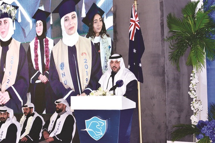 الشيخ مبارك العبدالله يلقي كلمته