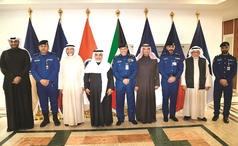 قيادات الإطفاء ومسؤولو النجاة بعد توقيع الاتفاقية