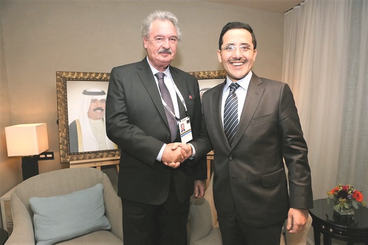 الشيخ د.أحمد ناصر المحمد ملتقيا وزير خارجية دوقية لوكسمبورغ