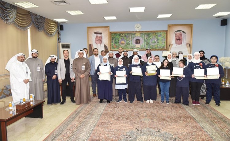 طلبة ذوي الاحتياجات الخاصة بأكاديمية نور يتبرعون للهيئة الخيرية