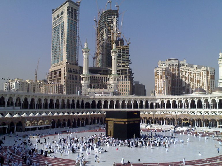 السعودية: البدء بتنفيذ مبادرة في آلاف المساجد بمكة لتصحيح تلاوة "الفاتحة"