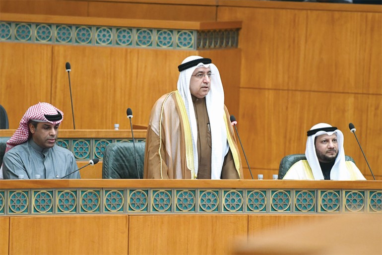  م. محمد بوشهري يؤدي اليمين الدستورية