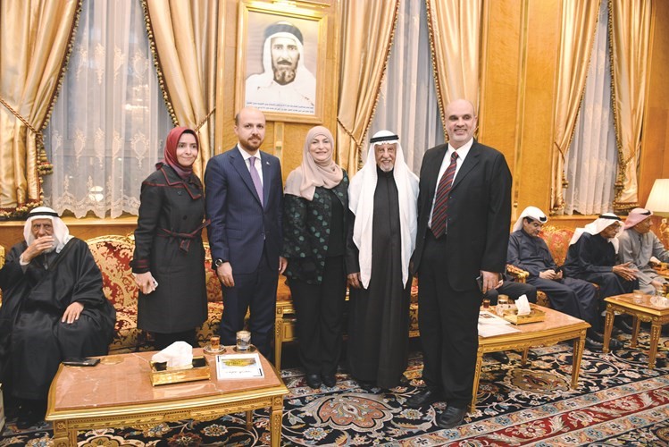 نجم الدين بلال أردوغان والسفيرة عائشة كويتاك وإيمان عريقات مع العم عبدالعزيز الغنام