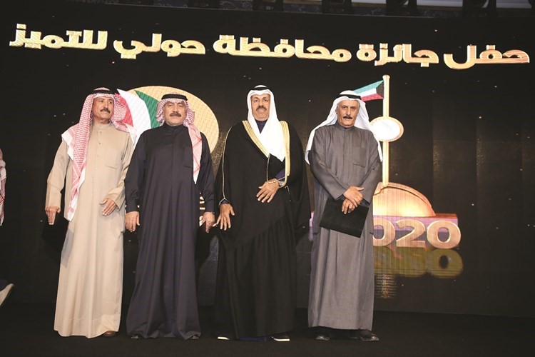 الشيخ أحمد النواف خلال تكريم الفريق أول م. محمود الدوسري