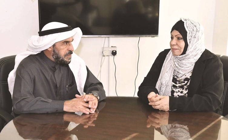 جاسم الربيع متحدثا للزميلة ليلى الشافعي(متين غوزال)