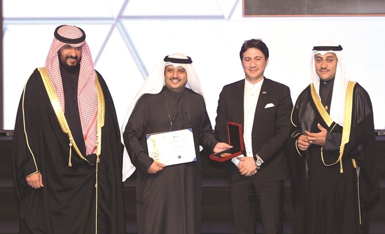 تكريم المخترع الكويتي حمد السلوم الفائز بجائزة الاتحاد الدولي لجمعيات المخترعين (إيفياالكويت)