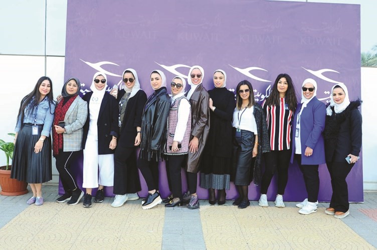 مشاركة من الموظفات باحتفالات الأعياد الوطنية