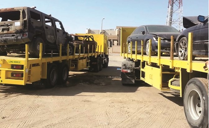 جانب من رفع السيارات المهملة