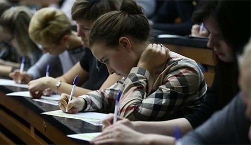الذهاب إلى الجامعة يضيف 1.37 عام إلى متوسط العمر المتوقع!