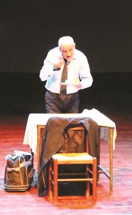 حسام ابو عيشة في مسرحية قهوة زعترة