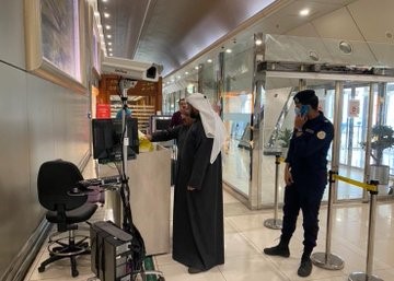 باسل الصباح يتفقد التجهيزات الصحية والعيادات بمطارات الكويت