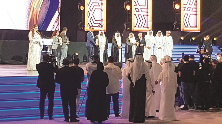 الناقد حمد الرقعي ضمن لجنة تحكيم فئة النص المسرحي