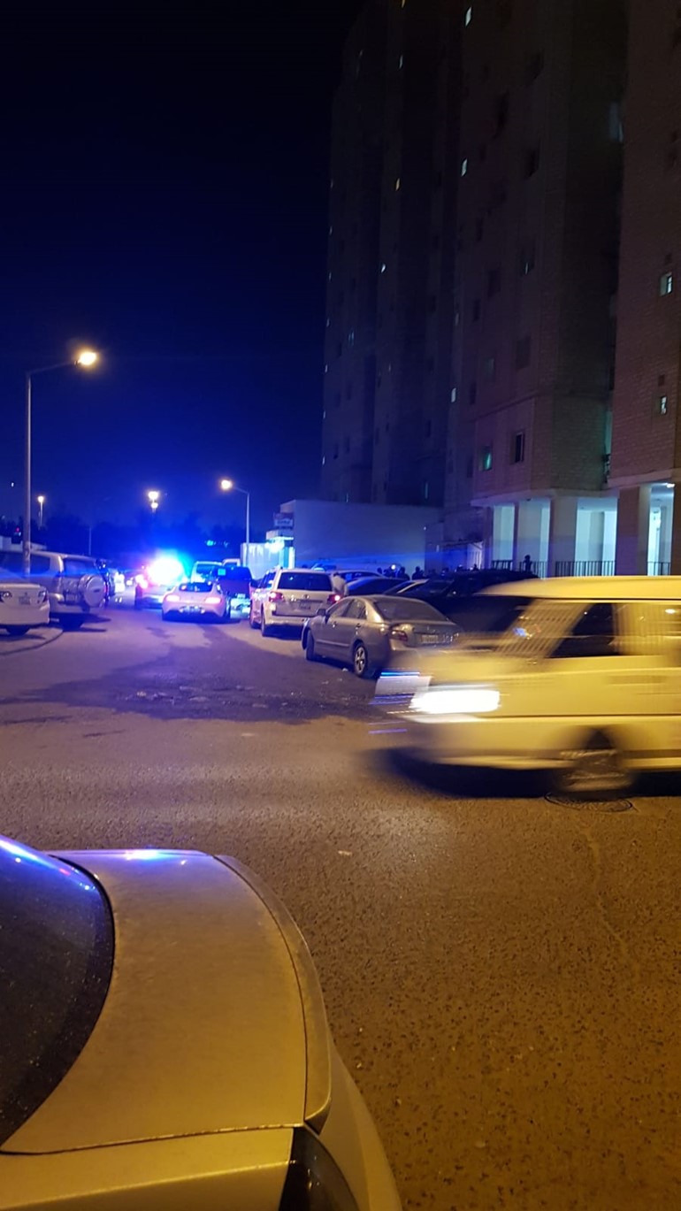 « الداخلية» والتجارة تداهمان سرداب استغل في تخزين نحو 200 الف كمام في الفروانية