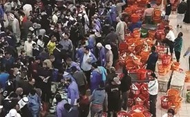 بالفيديو.. إقبال كبير على شراء الأسماك المحلية في سوق شرق