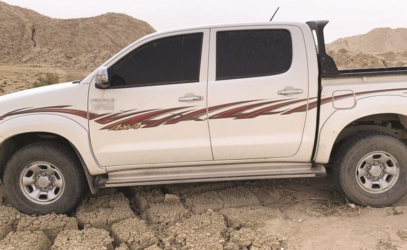 سيارة المجني عليه وقد قام البنغاليان بنزع لوحاتها