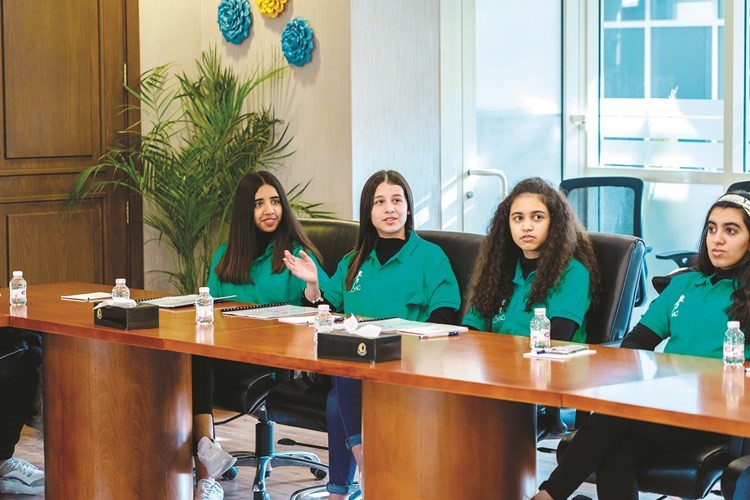 تفاعل إيجابي من طالبات لوياك
