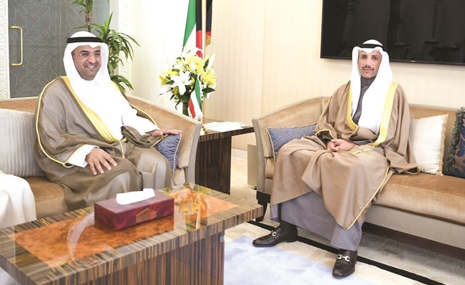 رئيس مجلس الأمة مرزوق الغانم خلال استقباله الأمين العام لمجلس التعاون لدول الخليج العربية د.نايف الحجرف