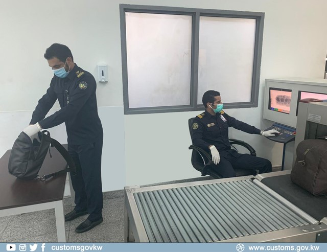الإدارة العامة للجمارك وزعت كمامات ونظارات واقية وقفازات على قوة الجمارك