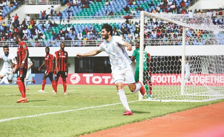 بيراميدز يضع قدماً بالمربع الذهبي للكونفيدرالية